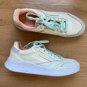 Reebok Club C Legacy Off White Sneakers Size 7.5